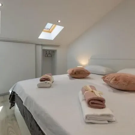 Apartment Grace 2 By Guide Peracko Blato